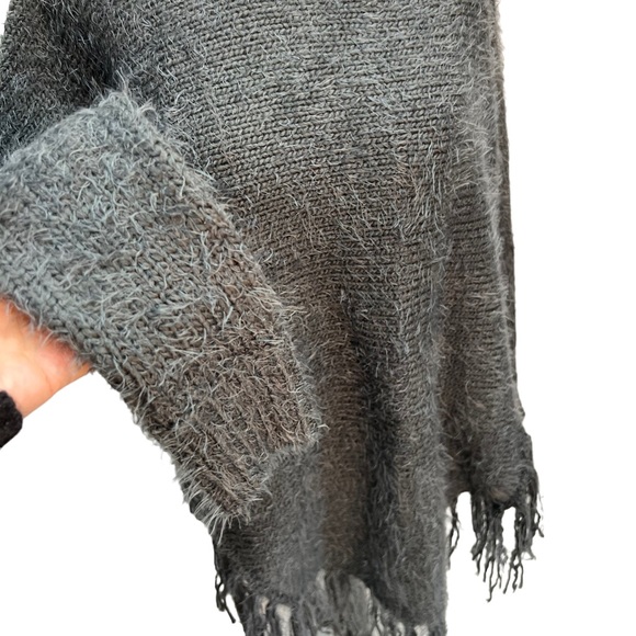 NWT Papa Grey Fringe Long Sleeve Sweater Size XS - Picture 6 of 12
